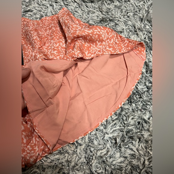 LULUS CORAL PRINT TIE -FRONT SHORTS - Picture 5 of 8